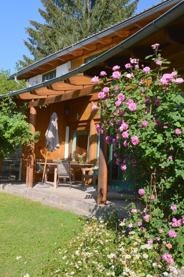 Petra Maria Sölle - Ferienhaus sehr privat Presseggersee Exteriör bild